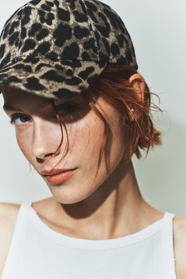 CASQUETTE EN SERGÉ À IMPRIMÉ ANIMAL