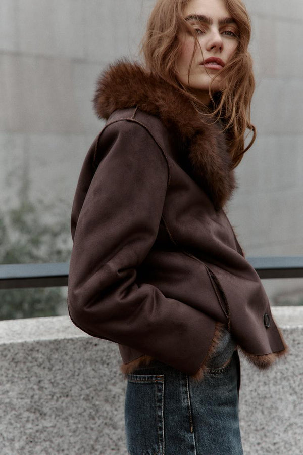 VESTE RÉVERSIBLE EFFET DAIM ET FAUSSE FOURRURE